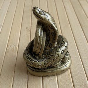 Чайная фигурка змея на монетах с жабой. Photo 2